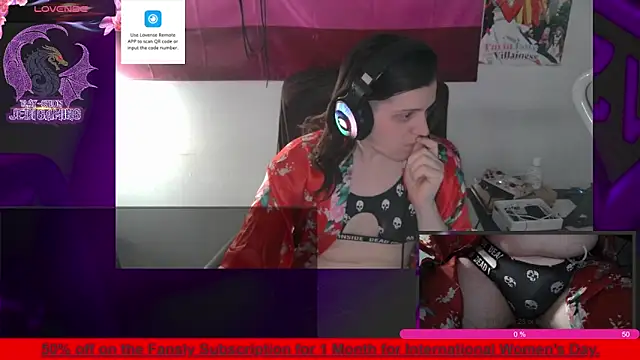 Snapshot of Rae-Suon chatting on March 2025 09:18:02 PM Rae-Suon online show from March 2025 09:18:02 PM