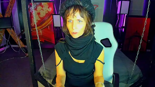 Elizabe th online show from January 2025 11:53:02 PM