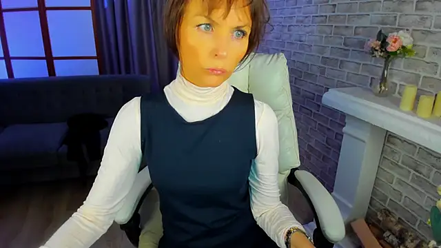 Elizabe th online show from February 2025 10:22:01 PM