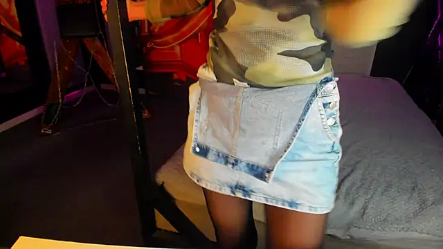 Elizabe th online show from February 2025 09:19:02 PM