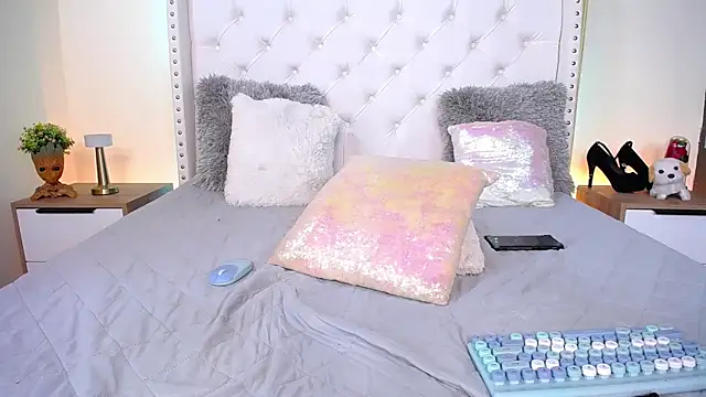 dante ferraraa online show from April 2026 06:19:01 AM