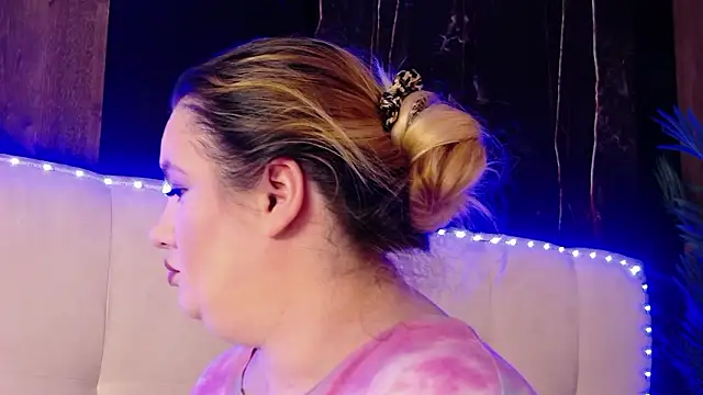 MelanieBrownn online show from March 2026 06:37:01 AM