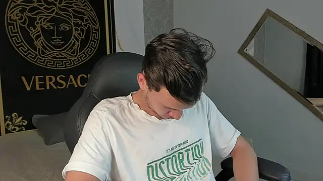 Desmon Clark online show from January 2025 04:50:02 AM