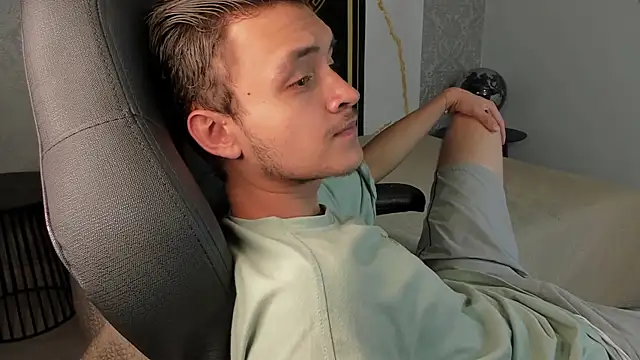 Desmon Clark online show from January 2025 12:46:01 AM