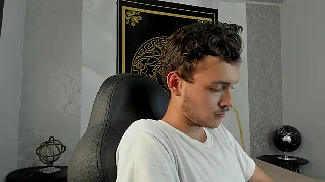 Desmon Clark online show from January 2025 01:22:02 AM