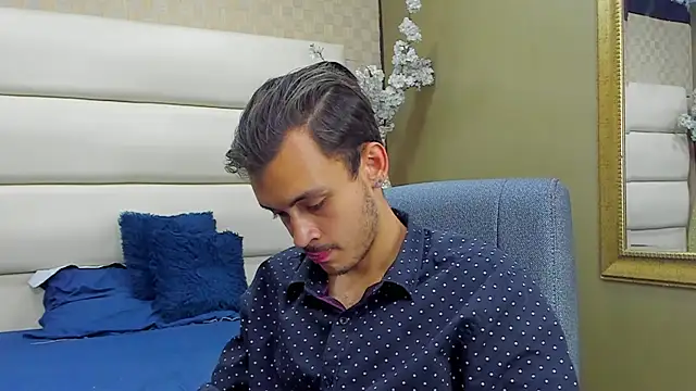 Desmon Clark online show from January 2025 10:08:02 PM