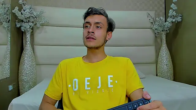 Desmon Clark online show from February 2025 02:47:02 AM