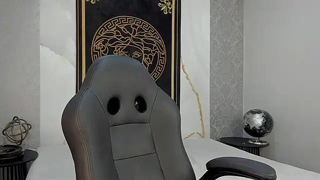 Desmon Clark online show from February 2025 10:20:02 PM