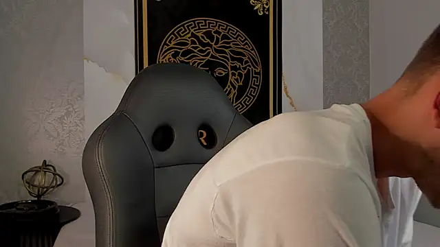 Desmon Clark online show from February 2025 09:20:02 PM