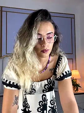 aziac10 online show from October 2025 11:42:02 AM