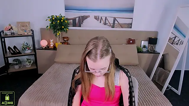 LayriantaVee online show from March 2025 01:41:01 PM