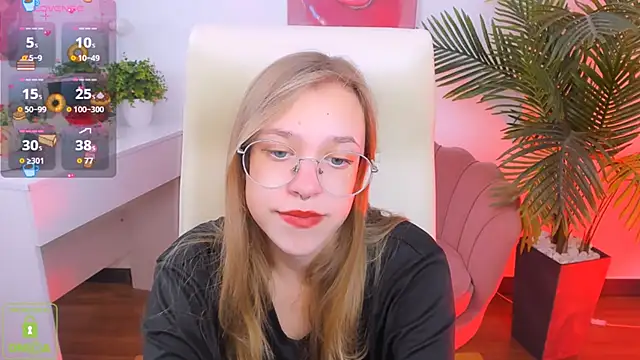 LayriantaVee online show from September 2025 06:13:01 AM