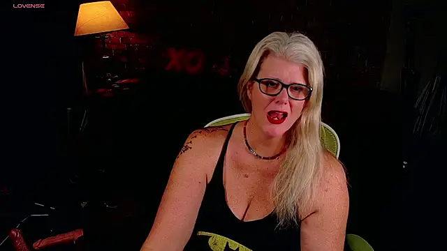 AliceHarlot online show from April 2026 02:21:01 AM