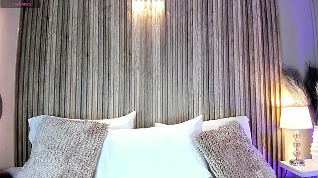 HannaPaola online show from December 2025 10:37:02 PM