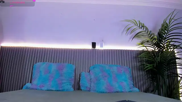 valentina lux online show from February 2026 07:20:01 PM