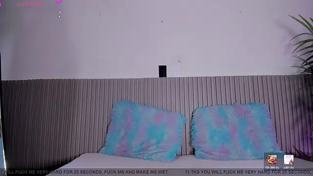 valentina lux online show from March 2026 08:42:01 PM