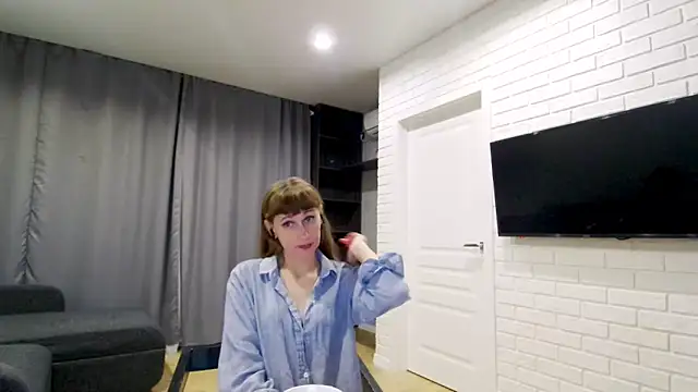 Daniella Lorente online show from November 2025 09:05:02 PM