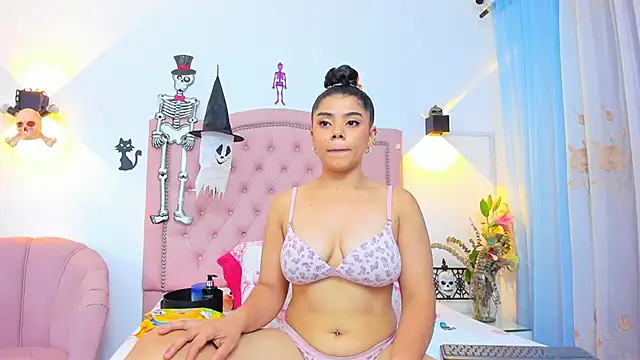 Snapshot of JulieeHabubu chatting on October 2025 03:20:02 AM JulieeHabubu online show from October 2025 03:20:02 AM