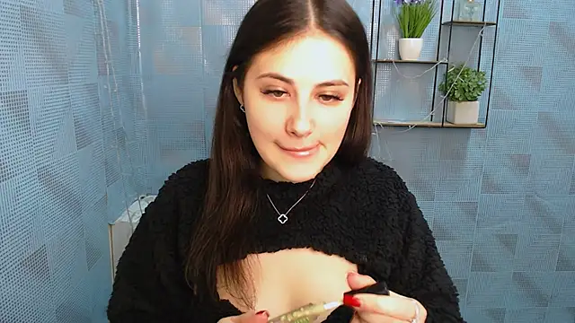 Snapshot of AliceSexyyy_ chatting on December 2024 01:14:01 PM AliceSexyyy  online show from December 2024 01:14:01 PM