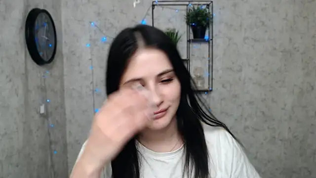 Snapshot of AliceSexyyy_ chatting on December 2024 11:21:01 PM AliceSexyyy  online show from December 2024 11:21:01 PM