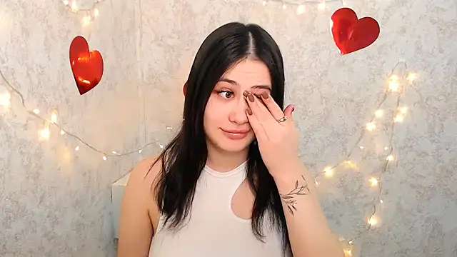 Snapshot of AliceSexyyy_ chatting on February 2025 06:28:01 AM AliceSexyyy  online show from February 2025 06:28:01 AM