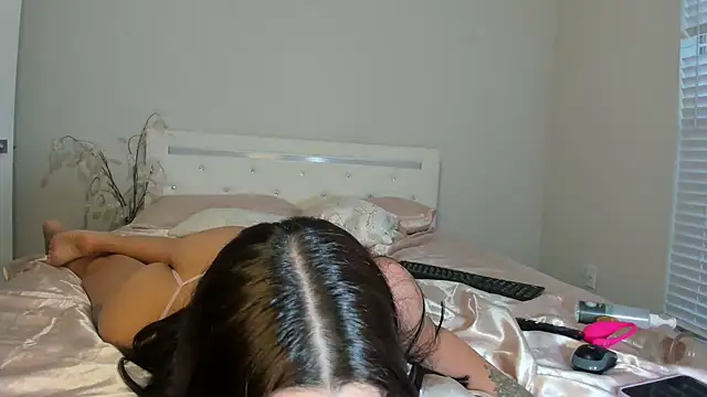 Snapshot of marianaferrero chatting on February 2025 06:46:02 PM marianaferrero online show from February 2025 06:46:02 PM