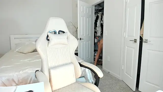 Snapshot of marianaferrero chatting on October 2025 03:12:01 PM marianaferrero online show from October 2025 03:12:01 PM