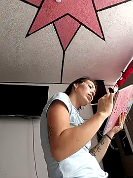 Snapshot of Tefannyy_ chatting on February 2025 02:54:01 PM Tefannyy online show from February 2025 02:54:01 PM