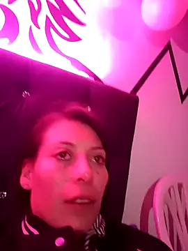 Snapshot of Tefannyy_ chatting on March 2025 04:14:02 AM Tefannyy online show from March 2025 04:14:02 AM