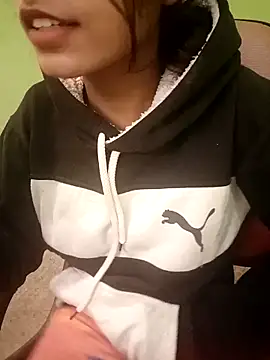 EACH 555 online show from December 2025 06:48:01 PM