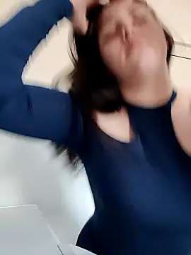 Snapshot of leeya_lee chatting on February 2025 02:36:01 PM leeya lee online show from February 2025 02:36:01 PM