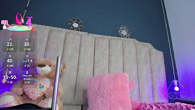 NahiaraReina online show from March 2025 01:18:02 PM