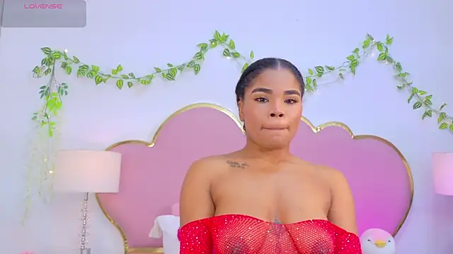 NahiaraReina online show from December 2025 01:53:01 PM