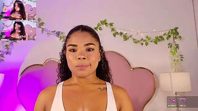 NahiaraReina online show from February 2026 01:26:01 PM