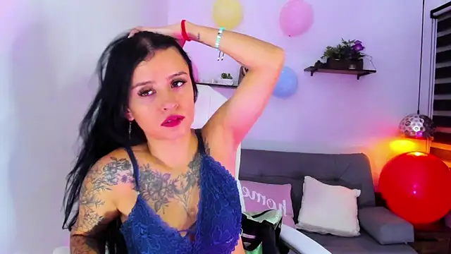 yenny garcia online show from October 2025 04:36:02 PM