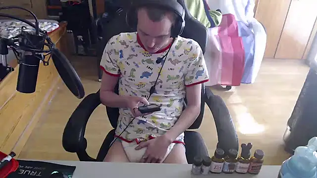 BabyDracoDarkfang online show from April 2026 01:53:02 PM