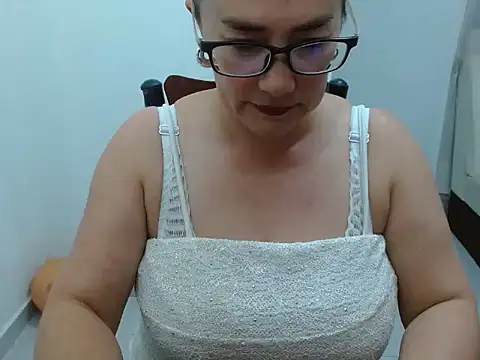 Snapshot of AllisonMillerHot chatting on January 2025 10:19:01 PM AllisonMillerHot online show from January 2025 10:19:01 PM