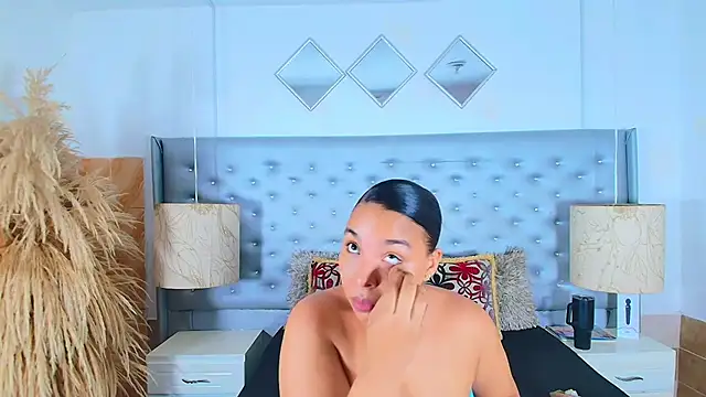 EileenBenzon online show from November 2025 04:07:02 PM