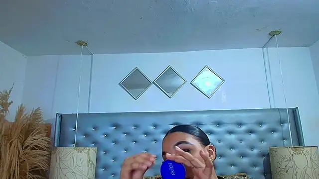 EileenBenzon online show from November 2025 06:15:01 PM