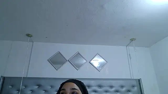 EileenBenzon online show from April 2026 01:34:02 PM