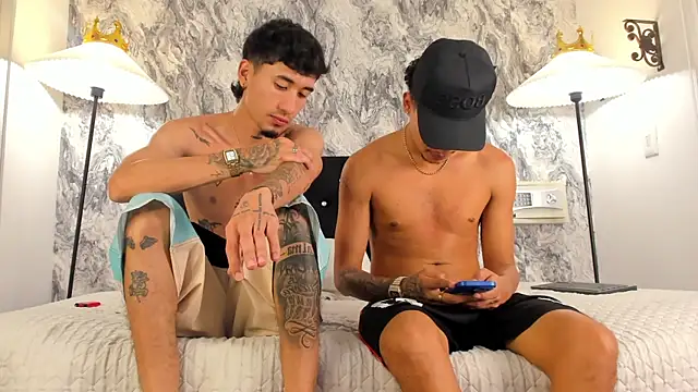 Snapshot of Ian_and_Noah chatting on January 2026 01:09:01 AM Ian and Noah online show from January 2026 01:09:01 AM