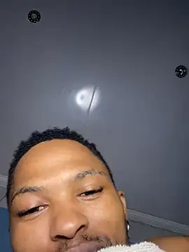 Snapshot of BlueIceCube chatting on January 2025 04:36:01 AM BlueIceCube online show from January 2025 04:36:01 AM