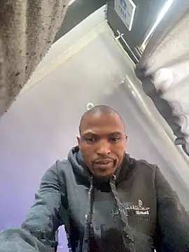 Snapshot of BlueIceCube chatting on November 2025 12:27:02 PM BlueIceCube online show from November 2025 12:27:02 PM