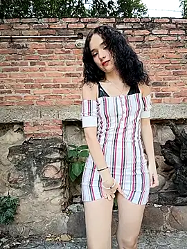 sweet outdoor charm online show from January 2026 06:54:01 PM