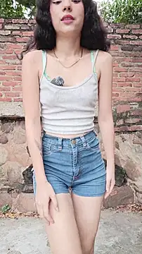 sweet outdoor charm online show from April 2026 07:36:01 PM