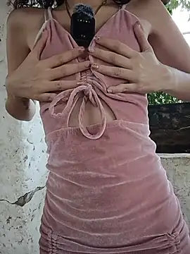 Snapshot of sweet_outdoor_charm chatting on July 2026 04:02:01 PM sweet outdoor charm online show from July 2026 04:02:01 PM