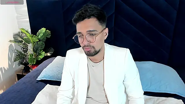 Edward max online show from April 2026 03:32:01 AM