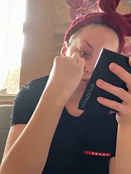 Hr Frk Olsen online show from October 2025 11:01:01 AM