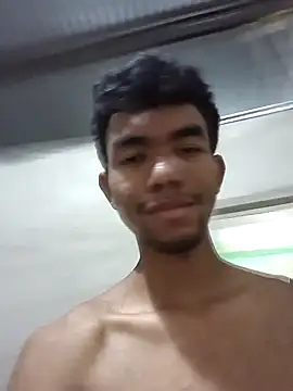 Reynold2608 online show from December 2024 11:37:02 PM