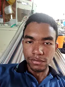 Reynold2608 online show from November 2025 08:00:01 PM